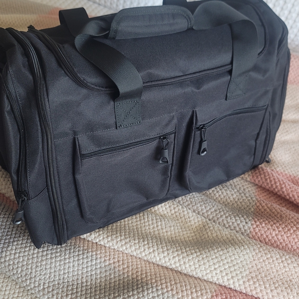 NWOT Black Duffle CarryOn Travel Bag | Gym Bag